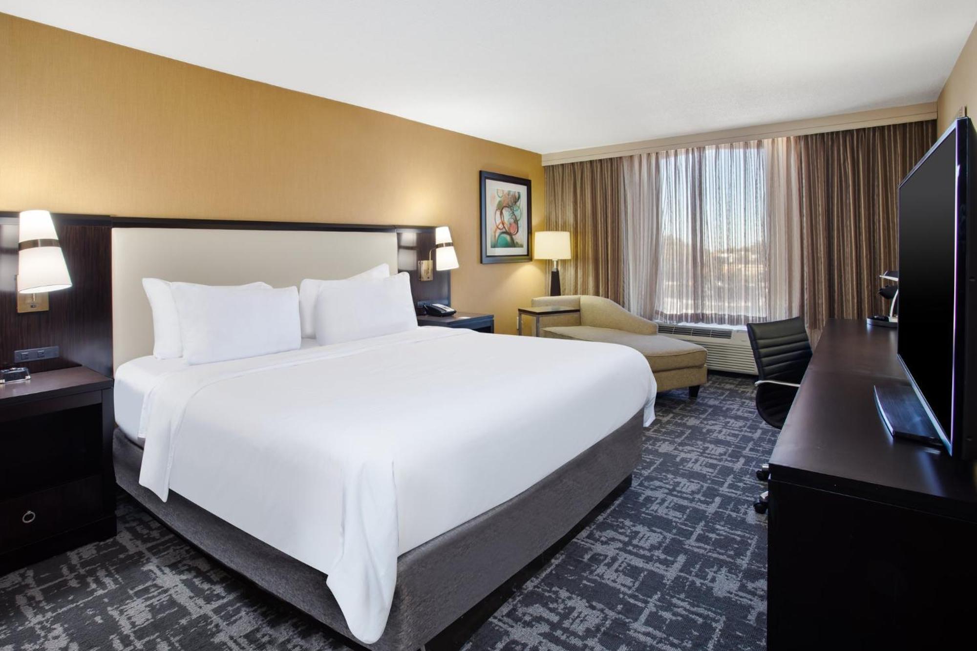 Crowne Plaza Greenville By Ihg Exterior foto